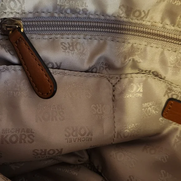 Michael Kors Brown Shoulder Bag.  EUC - Picture 11 of 13